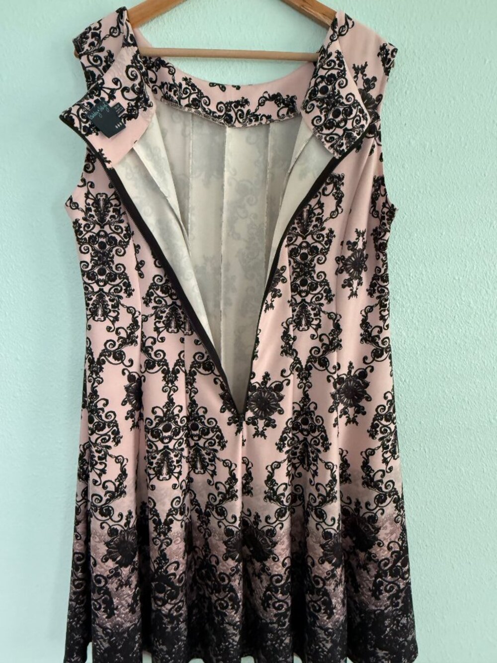 Gabby Skye Pink and Black Floral Damask Print Dress Size 16W - Picture 5 of 9